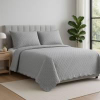 Colcha bouti gris claro 270×270 cm para cama de 180 cm – con volante decorativo y fundas de cojín de regalo, diseño elegante y ligero, tacto algodón prelavado, ideal para verano, entretiempo y camas largas de hasta 200 cm - details 2