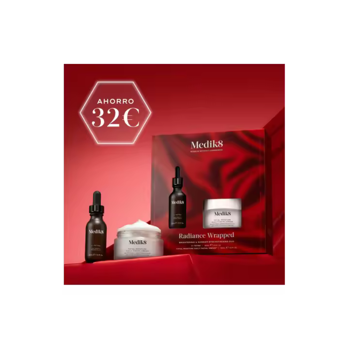Kit navidad Medik8 luminosidad y vitamina C, edición limitada 2025 - 1