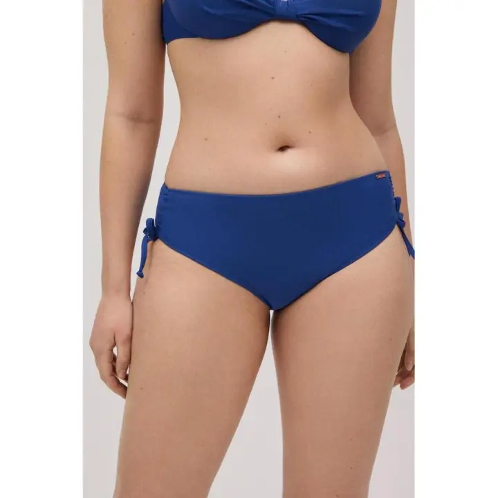Ysabel Mora Braga bikini. Braga Reductora Ysabel Mora. 83020. Braga midi lisa. Detalle de fruncido en los laterales para ajustarla según el cuerpo de cada una. ¡Combínala con algun top a conjunto de la colección y completa tu bikini! - 1