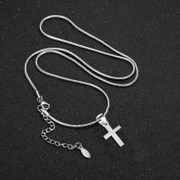 Collar Pendentivo De Cruz Pequeña Para Mujer En Color Plata Acero Inoxidable Cadena De Serpiente Religioso Joyería Regalo - details 5