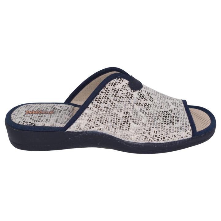 zapatilla 1544 Zapatilla de Casa Mujer DeValverde 1544 - Confort y Frescura Disfruta del descanso que tus pies merecen con la clásica zapatilla descubierta de DeValverde. Este modelo tipo chancla es ideal para la temporada de primavera-verano gracias a su