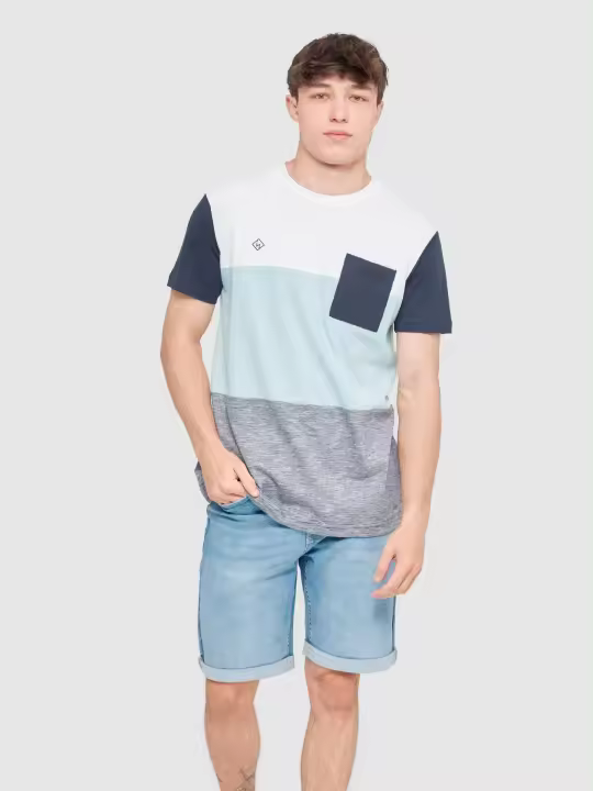 Atrévete con un look audaz y moderno con esta camiseta de estampado color block INSIDE - 1
