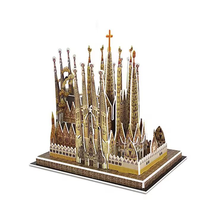 DAM. Puzle 3D de cartón de la Basílica de la Sagrada Familia en Barcelona. 33 piezas. 19x15x20cm. - 1
