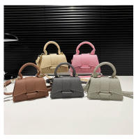 Nueva Mini Bolso De Mano Para Mujer 2025 Color Sólido Estilo Moda Popular Bolso Cruzado Pequeño Para Todas Las Estaciones Material PU - details 6