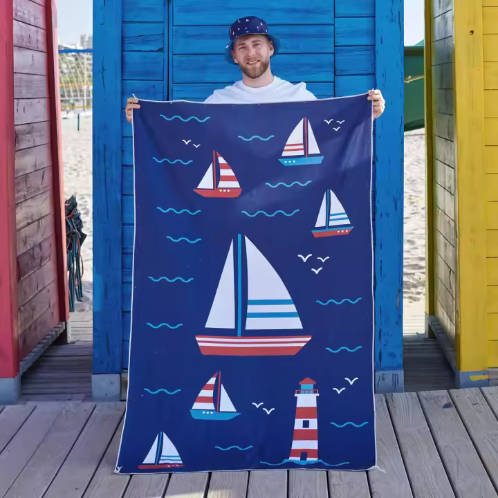 Toalla de Playa Grande,Toalla para gimnasio y piscinas, 100 X 160 cm, 100% Poliéster, Ultra-ligera y Secado rápido, Toalla de Camping con diseño original "Velero" - 1