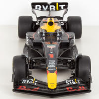 Maisto - Coche teledirigido Red Bull Racing RB19 2023 escala 1:10 de Max Verstappen, réplica con licencia oficial, mando tipo pistola 2.4 GHz, batería recargable incluida y nivel de detalle premium - details 5