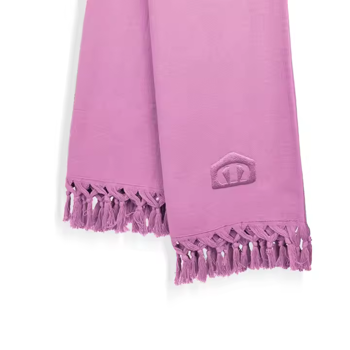 Manterol - Toalla de playa pareo. Tejido 100% algodón, liso por un lado y rizo por el otro. Super ligera y absorbente. Acabada en flecos y el logo bordado. Color rojo, fucsia, rosa, celeste, turquesa y verde. - 1