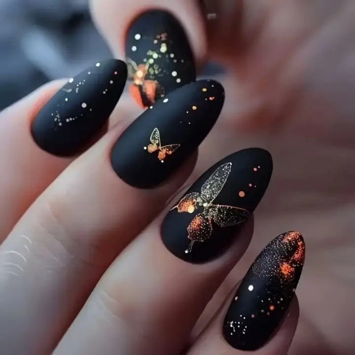Pegatinas De Uñas Postizas Matte Negro Con Diseños De Mariposas Y Estrellas Doradas Y Naranjas 24 Piezas Almendra - 1