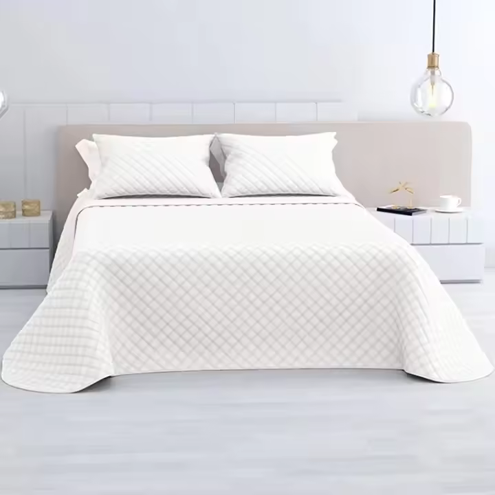 ARISE SHOP- Colcha Bouti serie “Emboss” modelo elba para Verano y Entretiempo,100% Poliéster,Color Blanco,Incluye Funda de Cojín, Cubre Cama Fina, Ligera y Suave. Variedad de Medidas. - 1