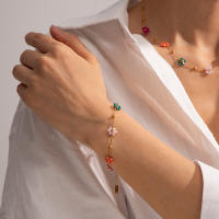 Pulsera De Cadena De Metal Con Pequeñas Flores De 5 Colores Uworld Para Mujer Resistente Al Agua Joyería Brillante Y Elegante - details 0