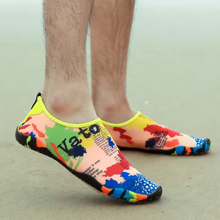 Zapatos de natación antideslizantes con fondo suave y grueso para mujer, zapatos de playa de secado rápido para hacer snorkel, zapatos de buceo y correr. - 1