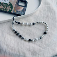 Cadena De Teléfono Con Corazón Y Perlas En Negro Y Blanco KKBEAD Amuleto Anti-Malédito Encanto De Joyería Para Teléfonos Cadena De Móvil Para Mujeres - details 1