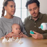 Philips Avent Set Pack 4 Biberones con Sistema AirFree (2 Biberones 125ml + 2 Biberones 260ml), Regalo para Recién Nacidos, Enganche Natural, sin BPA, Reduce los Cólicos, Chupete Ultra Soft y Escobilla, de 0-12 Meses - details 4