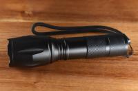 Linterna UV 2 en 1, Ultravioleta  , Linterna LED 3500LM, Linterna Militar, Linterna Luz UV para Detectar Manchas de Orina y de Mascota, Detectar Billetes Falsos con 4 Modos, Zoom IN/out, 395nm, Aluminio, Anti-caída, Impermeable - details 1