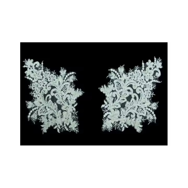 APLICACION FLORAL CON ROCALLA Y CRISTAL Raíz - Textiles y Mercería - Sombreros - 1