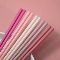 5Pares De Palillos De Colores Macarón Estilo Japonés Antideslizantes Resistente a Altas Temperaturas Para Sushi Uso Reutilizable Utensilios De Cocina De Plástico Sin Pintura Ni Olor Regalo Único - details 4