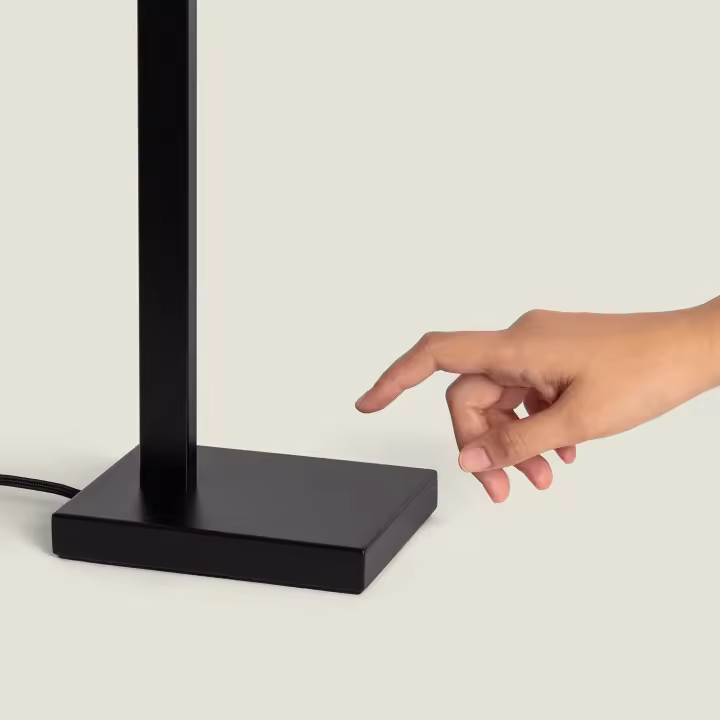 Ledkia Lámpara de Mesa Metal y Tela con Puerto USB e Interruptor Táctil Malena Negro - 1