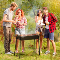 Outsunny Parrilla de Carbón, Parrilla de Camping Antideslizante con Rejilla, Clip para Parrilla, Cestas Laterales para Jardín, Barbacoa de Acero Inoxidable + Metal Galvanizado Verde Oscuro 77 x 30 x 70 cm - details 1