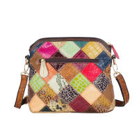 Bolso De Hombro Para Mujer De Cuero Genuino Con Estampado De Serpiente Y Mosaico Floral Colorido Bolso De Moda Casual De Medio Luna - details 1