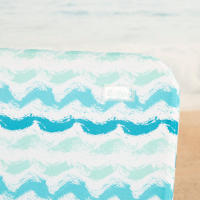 Aktive - Silla de playa plegable con respaldo bajo, bolsillo trasero y asa de transporte, estructura de acero, asiento de poliéster, ligera y compacta, 45x40x70 cm, estampado azul Maldivas - details 6