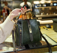 Nueva Llegada Bolso De Hombro De Cuero PU Para Mujer Color Sólido Bandolera Pequeña Monedero Con Cierre De Cremallera - details 3