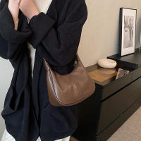 Bolso De Hombro Para Mujer De Color Sólido Versátil Bolso Cruzado Moda Bolsa De Armpit Que Puede Contener Teléfono Móvil - details 3
