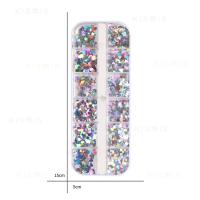 1 Caja De 12 Cuadrículas De Brillo Holográfico Uñas Secuencias Esparkly 3D Delgadas Con Mariposas Redondas Y Geométricas Decoraciones De Tela De Brillo Para Uñas - details 6