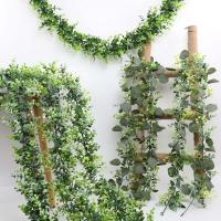 Guirnalda De Hojas De Eucalipto Artificiales Con Flores Blancas 1Pc Decoración Para Bodas Y Hogar Verdeo Realista Para Decoración De Paredes Y Habitaciones - details 1