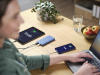 Power Bank ultrafino Trust Primo 10.000 mAh, carga rápida portátil, 2 puertos USB-A y 1 USB-C, diseño ligero y ecológico, compatible con smartphones y tablets, 46 horas adicionales de energía. - details 1
