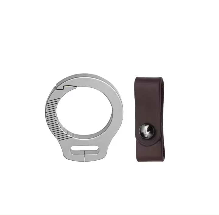 Llavero De Aleación De Titanio Con Hebilla De Escalada Accesorio EDC Herramienta Minimalista Para El Día Caja De Hierro Incluida - 1