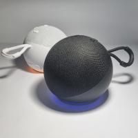 Altavoz Bluetooth con LED RGB, Diseño de tela de alta calidad resistente al agua. Sonido de 360 °. Batería de 10,000 mAh y Sonido de 10W - Conexión Inalámbrica, Control por Voz y Uso para Móviles, PC y Exteriores. Lukkalia - Kids and Us. LKKEcho - details 0