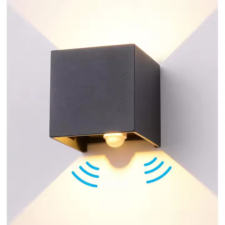 Lámpara de pared LED con sensor de movimiento, ángulo de haz ajustable, 12 W, luz blanca cálida - 1