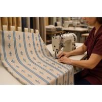 Cortina alpujarreña decorativa 140x260 cm con diseño flor de lis azul – Tejido jacquard de algodón y poliéster con dibujo permanente – Estilo rústico para casas de pueblo, cocinas, patios y salones – Fabricada en España – OEKO-TEX - details 0