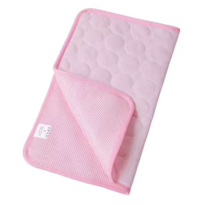 Alfombra De Enfriamiento Para Mascotas Tamaño Pequeño Para Perros Y Gatos Sillón De Hielo De Seda Húmeda Alfombra De Verano Para Animales Pequeños 5 Tamaños Disponibles - 1
