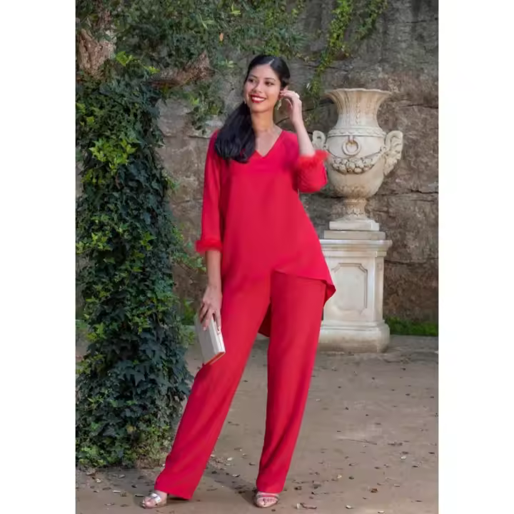 Conjunto Liliam Elegante Tono Rojo Manga Francesa Detalles de Plumas - 1