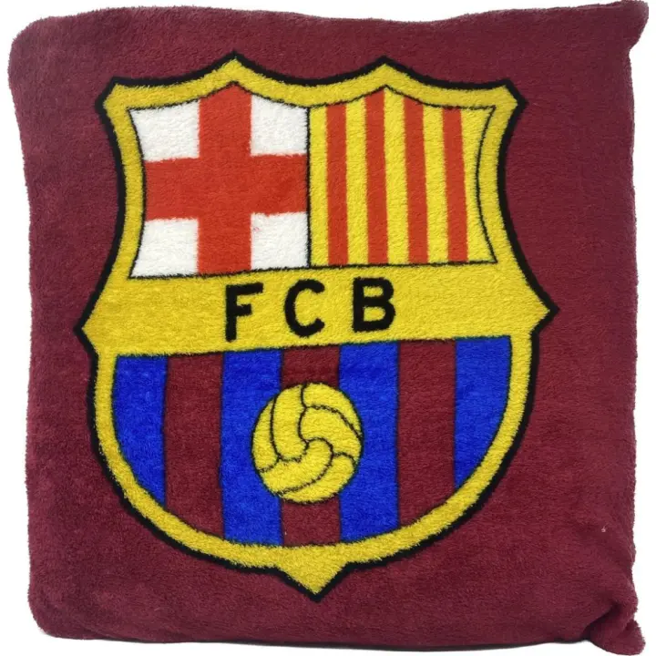 Cojín Decorativo Terciopelo FC Barcelona Licencia Oficial 50x50 cm - Diseño escudo centrado del FC Barcelona en fondo granate Manterol - 1