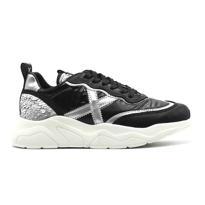 Shoes Sneakers Mujer marca Munich modelo Wave para mujer en color negro - 1