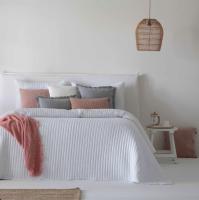 Colcha Boutí Azara Blanca Liso de Fundeco: Acolchado Fino, Tacto Soft Touch y Diseño Elegante para Camas de 90, 135, 150 y 180 cm en Varios Colores - details 1