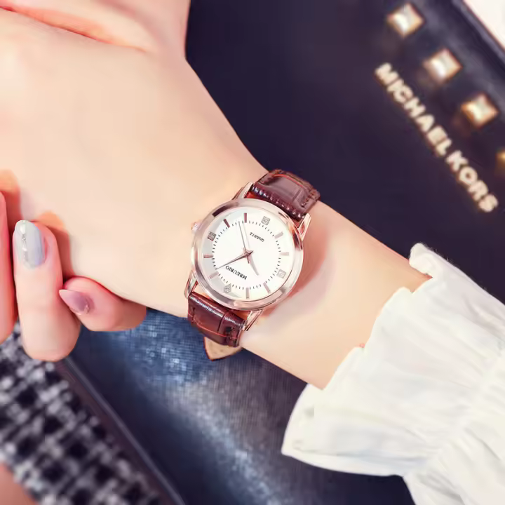 Reloj para mujer con estilo clásico y elegante, correa de cuero, movimiento de cuarzo, un reloj elegante y fácil de llevar para la mujer - 1