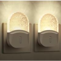 Luz de noche regulable, luces de noche que se conectan a la pared, luz de noche para niños, paquete de 2, luz de noche amarilla ámbar con sensor crepuscular para dormitorio, baño - details 1