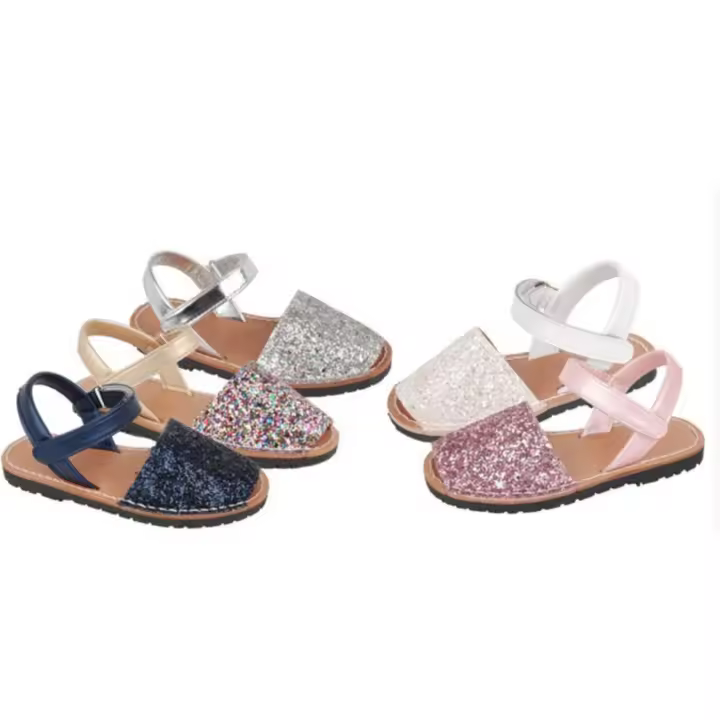 Sandalias de piel con acabado multibrillos y cierre de velcro para niña TALLAN GRANDE: Se recomienda una talla menos.Bubble Bobble A564 - 1