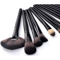 Herramientas Juego de 24 broches de maquillaje profesional Kit de maquillaje con ESTUCHE DE ASEO - details 0