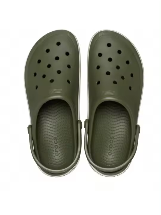 Off Court Logo Clog U de Crocs, comodidad y estilo en cada paso. Diseño ergonómico, ideal para el día a día y actividades al aire libre. - 1