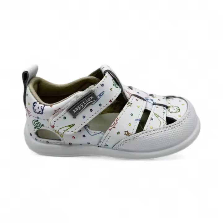 Sandalias marca Zapy para infantil en color blanco - 1