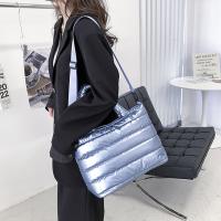 Bolso De Hombro De Nylon Puffer Para Mujer Invierno Bolso De Mano Chic Cuadrado Suave Cierre De Cremallera Estilo Versátil - details 23