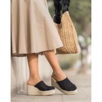Lyla Wang Sandalias zueco mujer con cuña alta de espartos y plataforma con diseño crochet - details 3