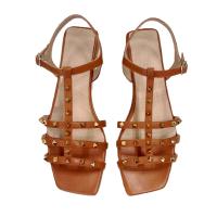 DANSI_ SANDALIAS ROMANAS PLANAS EN PIEL CUERO CON TACHAS - details 1