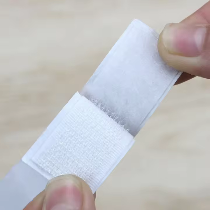 Cinta Adhesiva Doble Cara Extra Fuerte De 5 Metros Con Parche De Pegatinas Y Cierre De Gancho Y Resorte Para DIY - 1