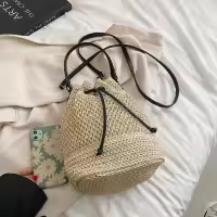 Bolsa de paja para mujer, bolsa de playa tejida de verano con cordón de cordón, bolso de mano para vacaciones - details 3