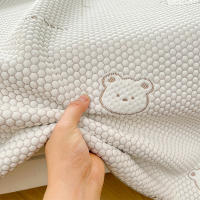 Almohadilla De Látex Natural Para Verano Con Estampado De Oso Fresco Y Moderno Almohadilla De Seda Refrescante Doblablable Para Cama Textil Suave Y Cómodo - details 1